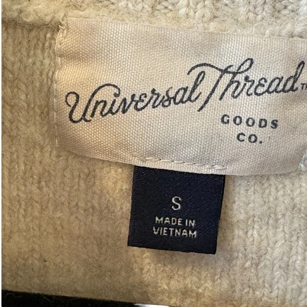 Universal Thread Cream Gray Mock Neck Sweater Size Small